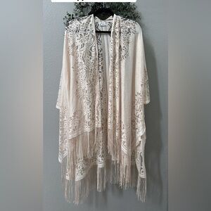 Poof! Shawl new without tags🌟